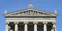 Акротерионы на здании Греческой национальной ассамблеи